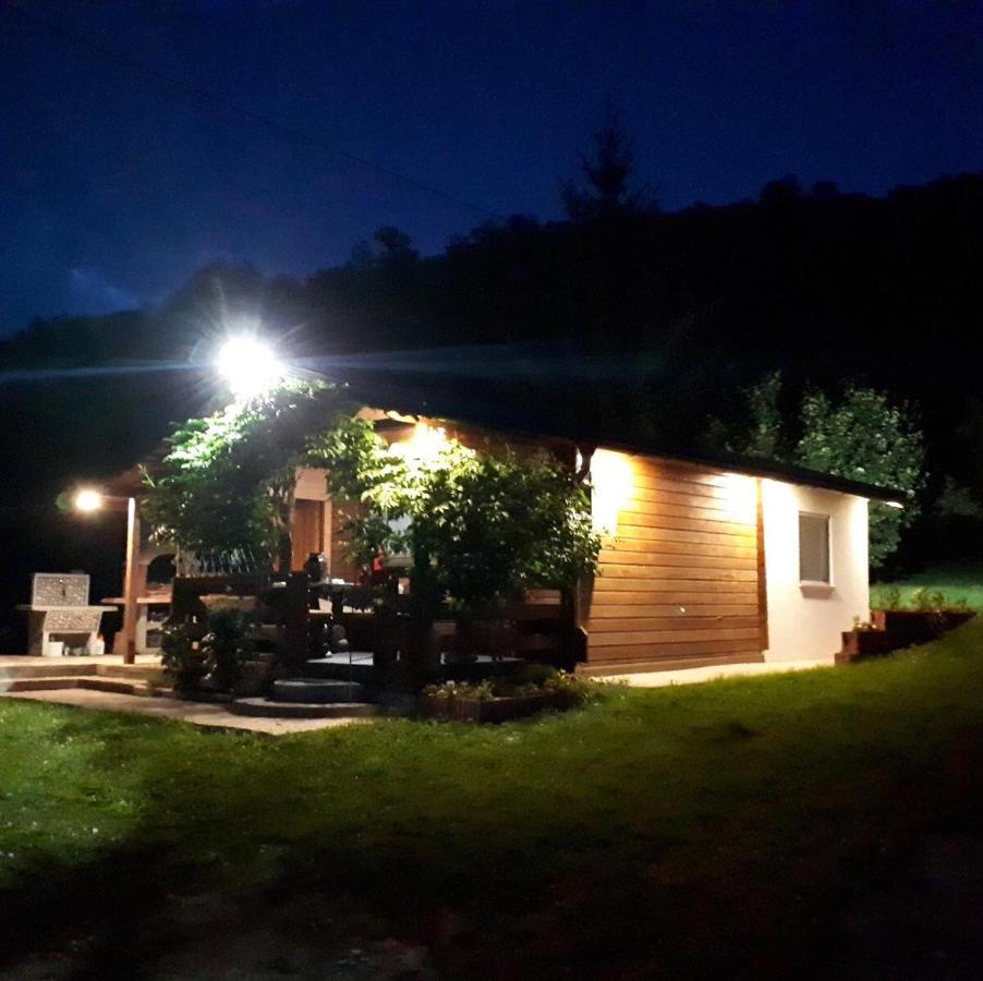 Studio Apartman Firdaus-Bihac, Dobrenica Bb المظهر الخارجي الصورة